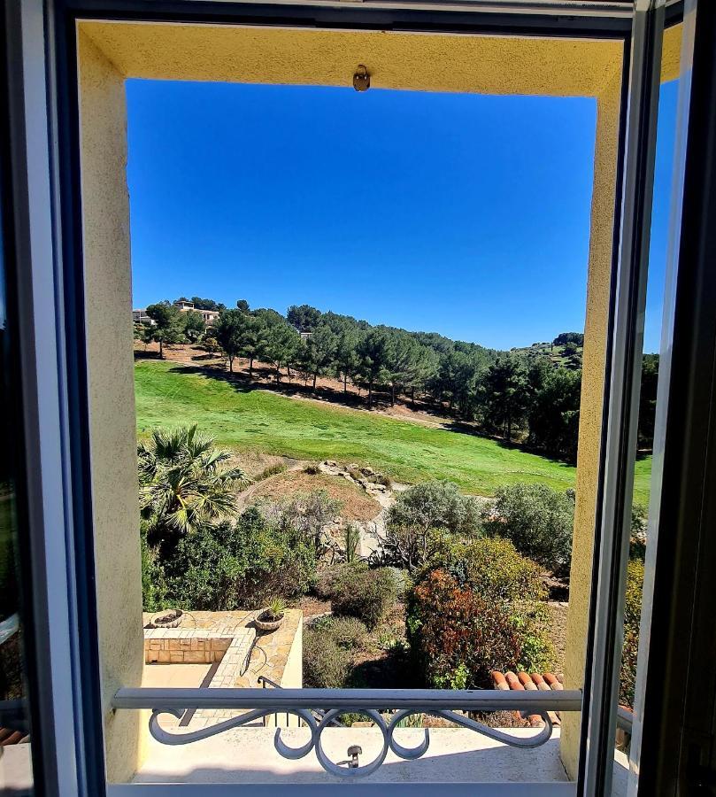 Villa Dans Cadre D'Exception - Golf, Piscine Et Tennis Prive Saint-Cyr-sur-Mer Exterior photo