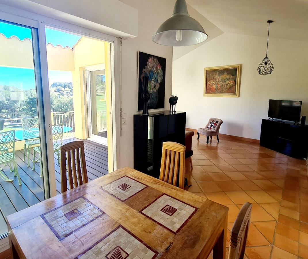 Villa Dans Cadre D'Exception - Golf, Piscine Et Tennis Prive Saint-Cyr-sur-Mer Exterior photo